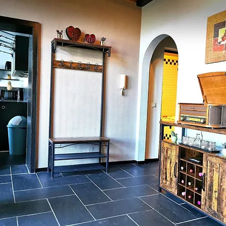 Haushaelfte Mit Jakuzzi In Frankenberg Сasa de vacaciones Frankenberg an der Eder