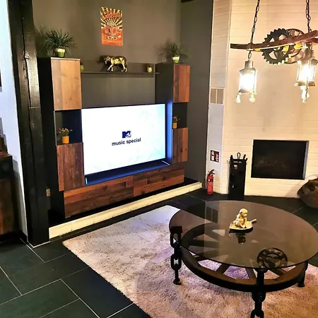 Haushaelfte Mit Jakuzzi In Frankenberg Holiday home