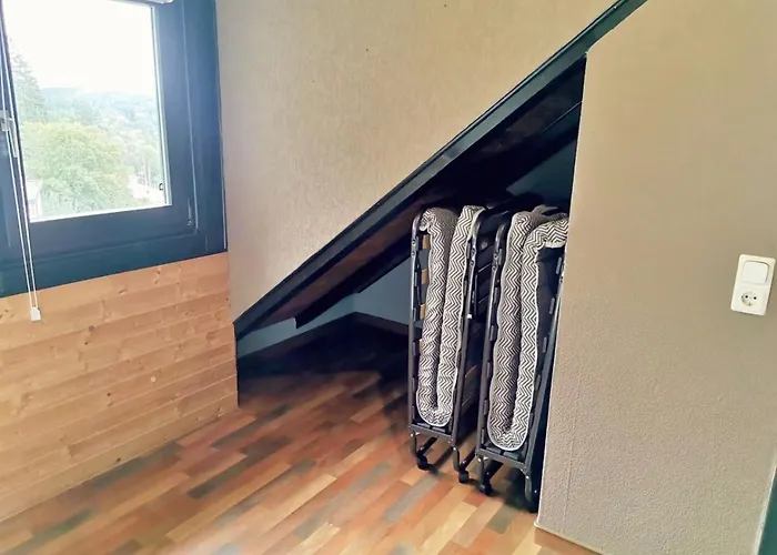 Haushaelfte Mit Jakuzzi In Frankenberg Nyaraló