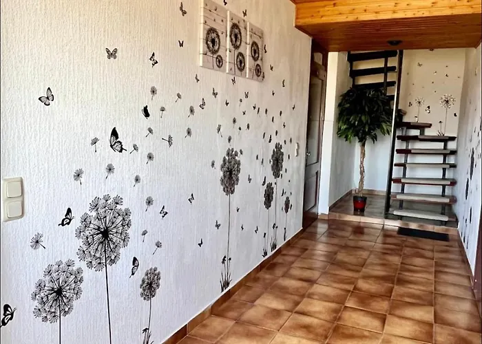 Haushaelfte Mit Jakuzzi In Frankenberg