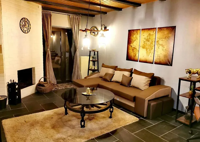 Nyaraló Haushaelfte Mit Jakuzzi In Frankenberg