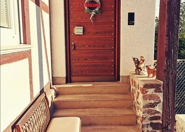 Nyaraló Haushaelfte Mit Jakuzzi In Frankenberg *