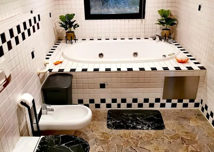 Haushaelfte Mit Jakuzzi In Frankenberg Nyaraló