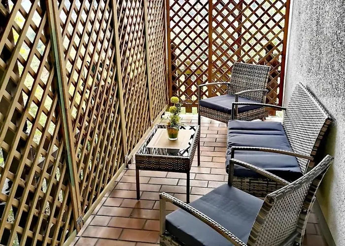 Haushaelfte Mit Jakuzzi In Frankenberg